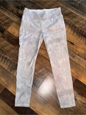 CALIA by Carrie Underwood Light Gray Patterned Leggings